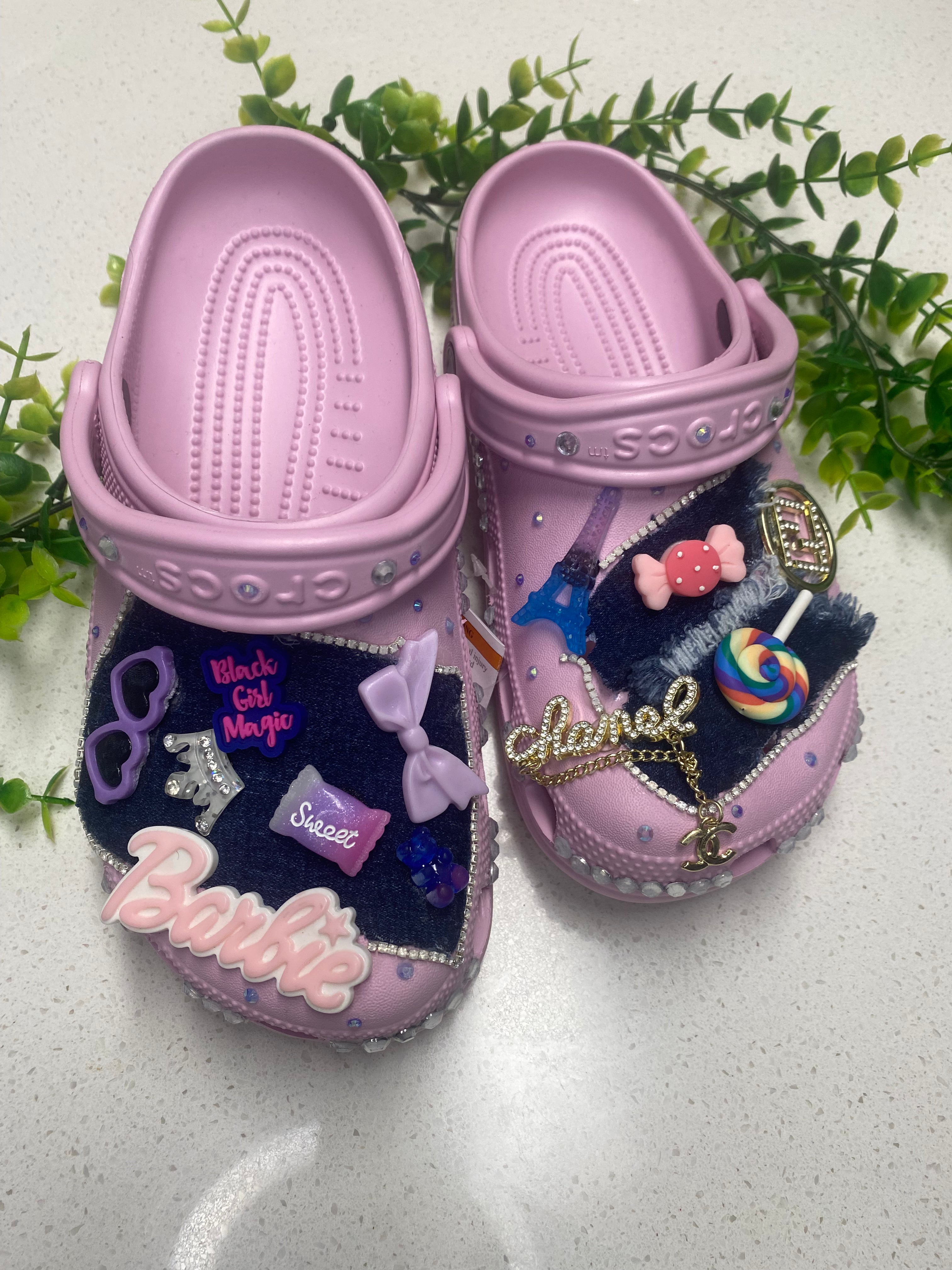 W7 crocs discount size